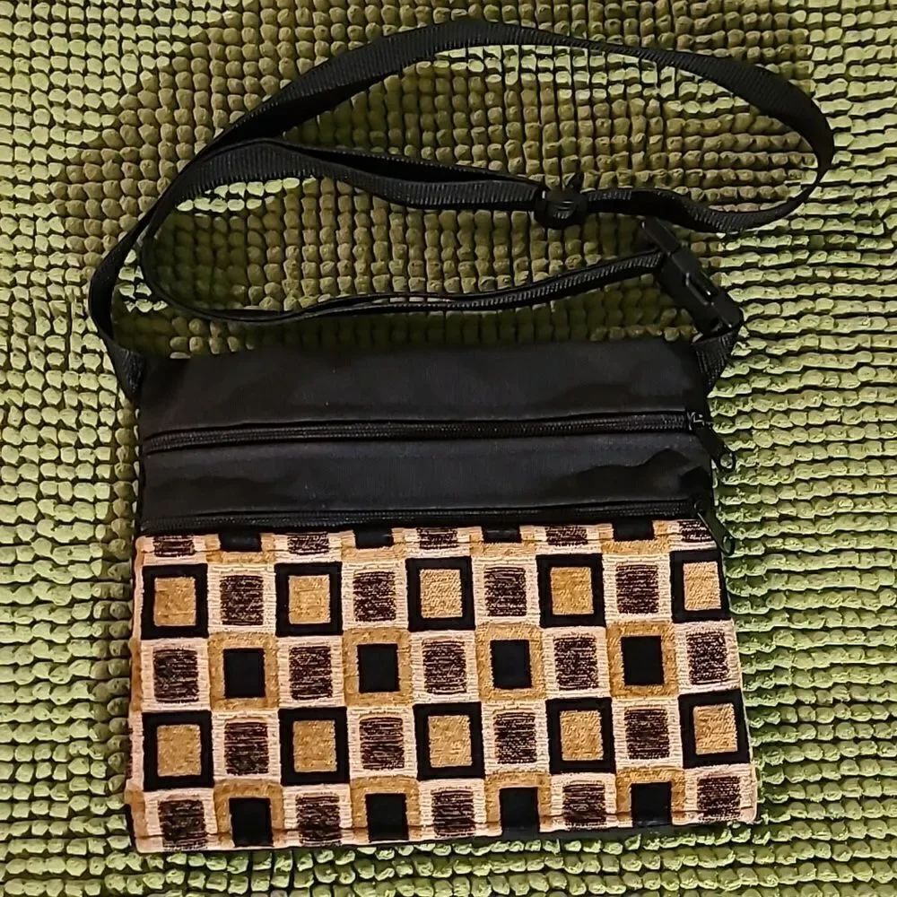 Black adjustable cross body purse